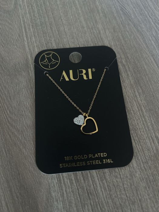 Złoty naszyjnik z sercami