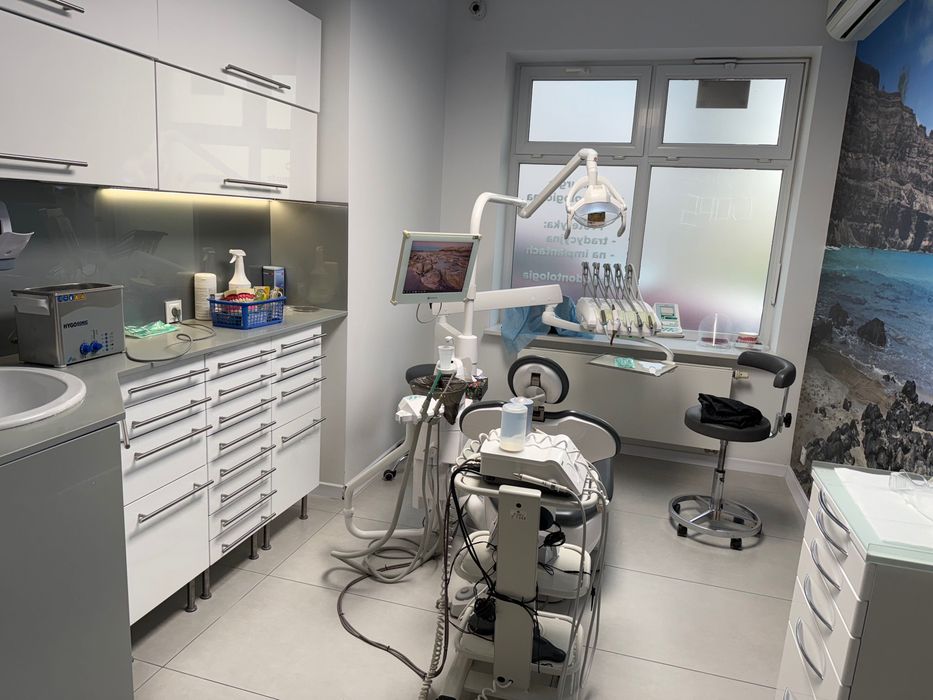 LOKAL Z  KLINIKA STOMATOLOGICZNA 137 m2 / 3 gabinety/rtg/pełne wyposażenie / centrum Radomia