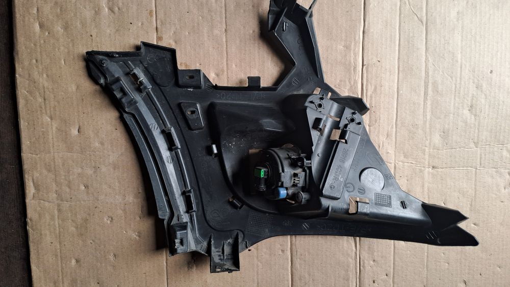 Кронштейн криплення противотуманка Рено Сценік 3