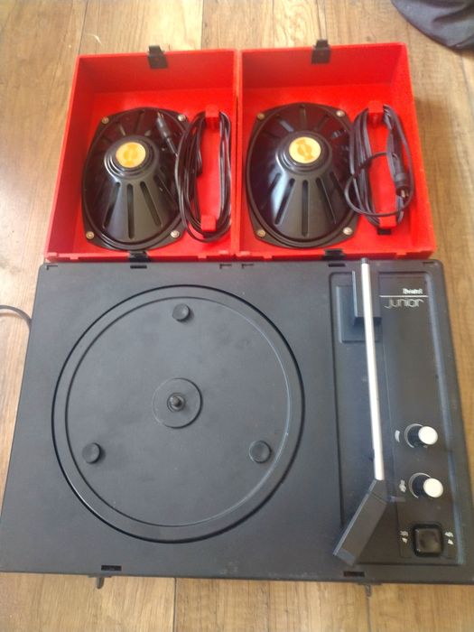 Gramofon UNITRA Bistrol Junior.