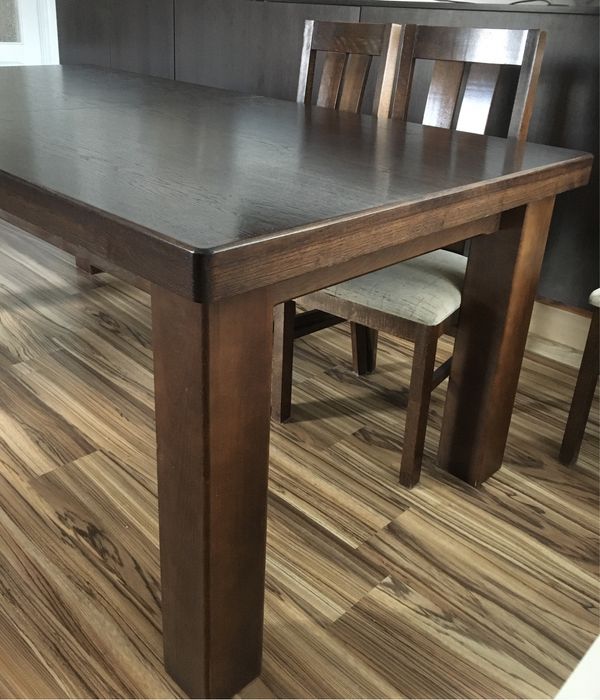 Stół z litego drewna, solidny, rozkładany