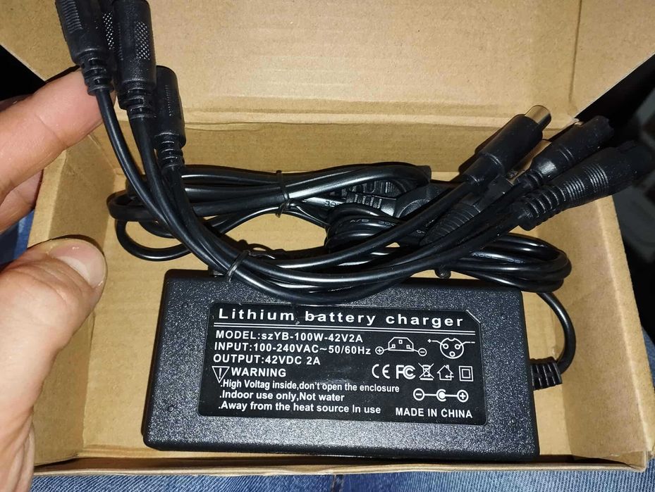 Ładowarka Motus Xiaomi do hulajnogi roweru elektrycznego 42V 2A