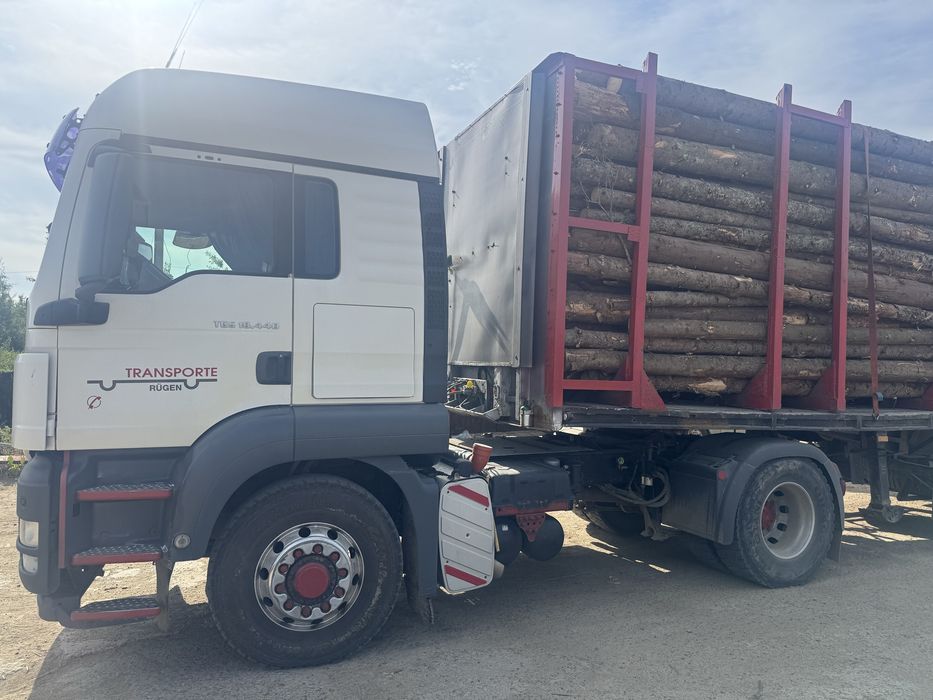 Напівпричіп-лісовоз 3-вісний в наявності, нова ризина