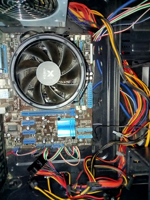 Продаю компьютер б/в