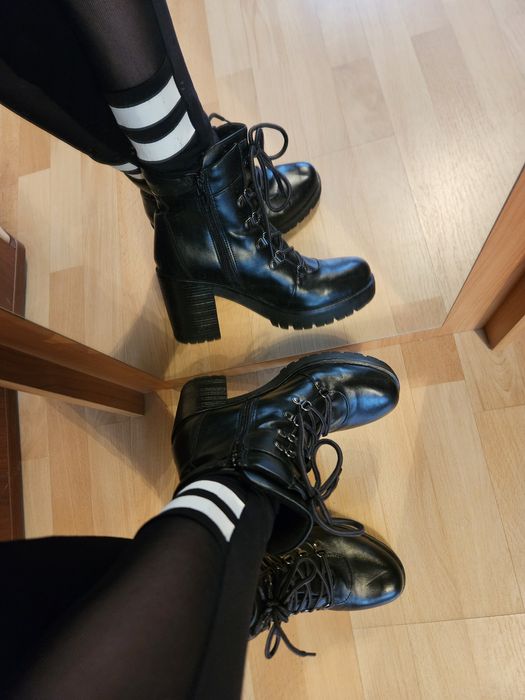 Botki Jenny Fairy na słupku wiązane 38