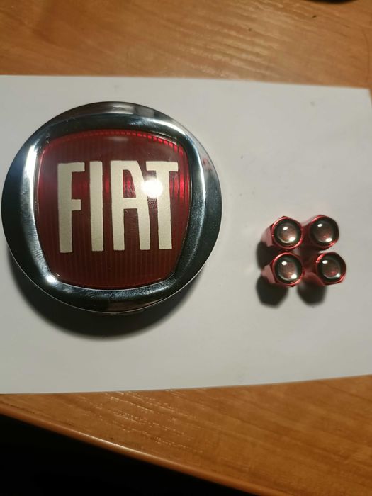 znaczek fiat plus nakretki na wentylki