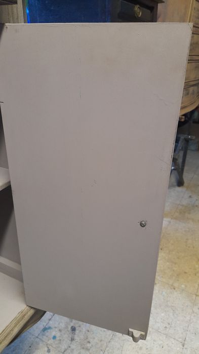 Móvel de encostar cinza