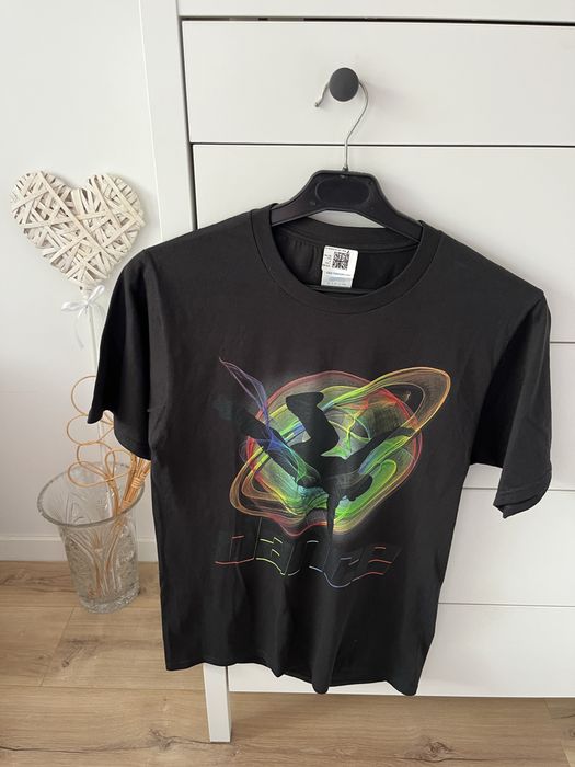 Nowy męski czarny T-shirt z nadrukiem r. S