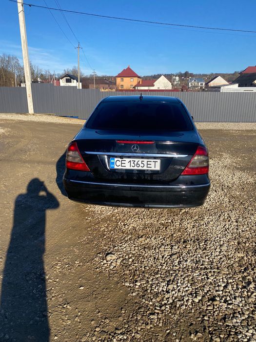 Продаю мерседес е320