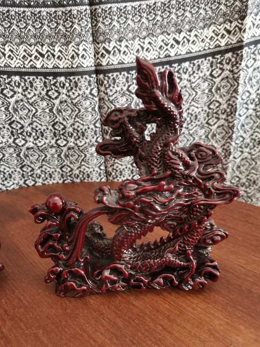 Conjunto de 2 dragões decorativos
