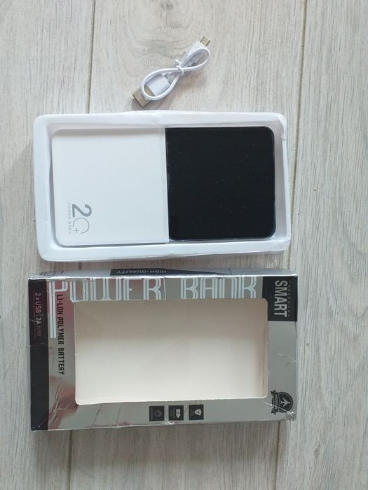 Power Bank 20000mAh, wyświetlacz cyfrowy, szybkie ładowanie