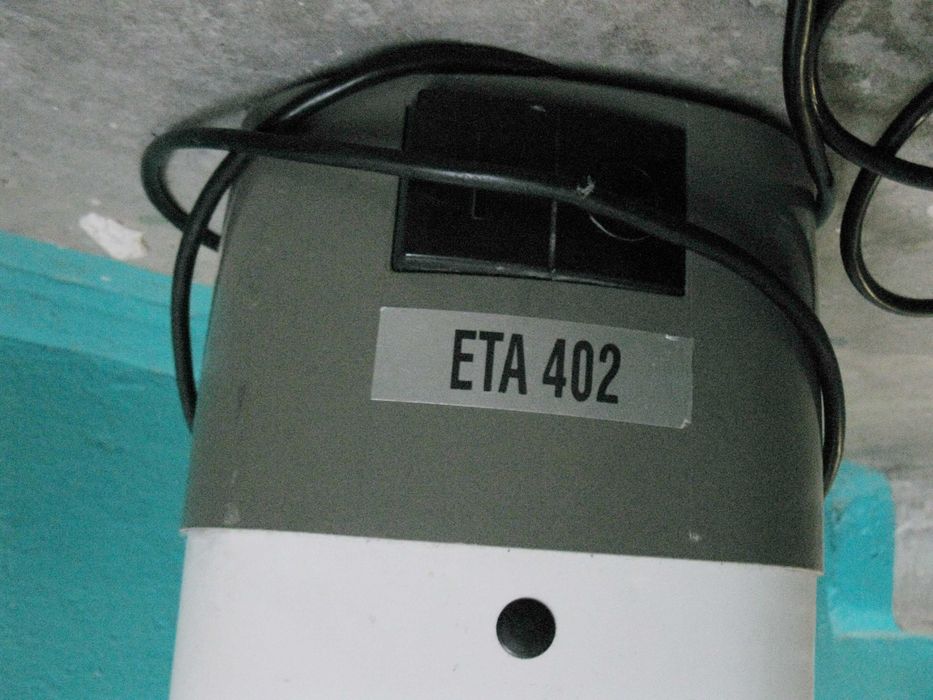 продам  пылесос ETA 402 чешский. похож на Ракету