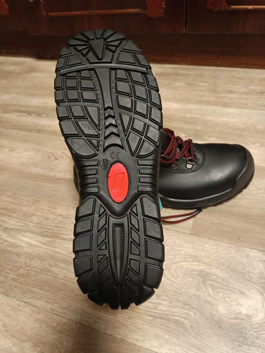 Чоботи спецові 43 розмір.