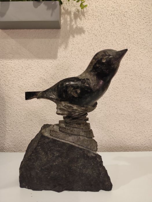 Rzeźba ptaka rękodzieło kamień