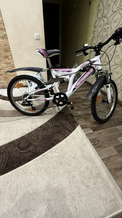 Велосипед для дівчинки до 10 років