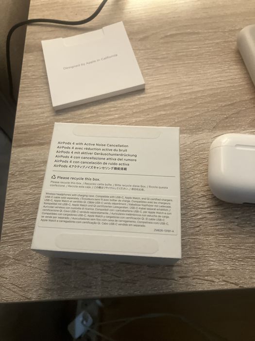 Airpods 4 com Cancelamento de Ruido