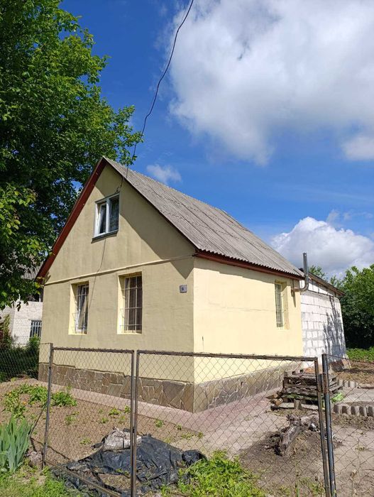 Дачний будинок з ремонтом і комунікаціями!