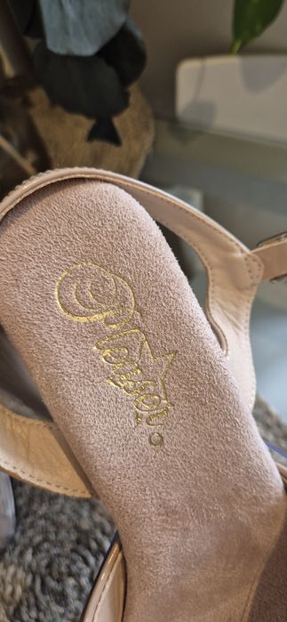 Стіпи Pleaser, нові, висота 4, 38р, бежеві