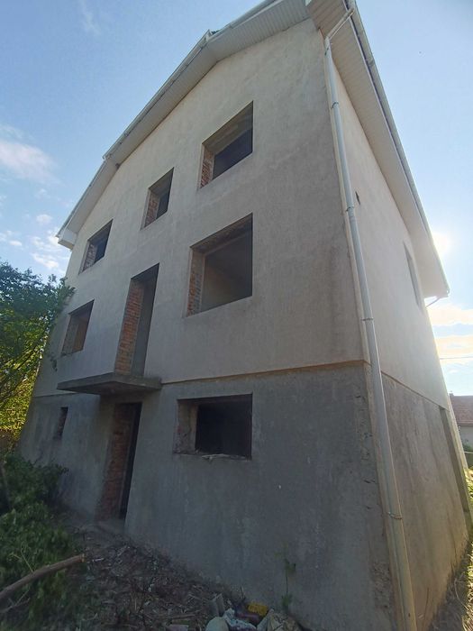 ПРОДАЖ незавершеного 3-х поверх будинку 400 кв.м. 2000х років забудови
