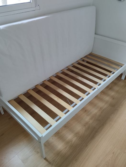 Cama de criança branca
