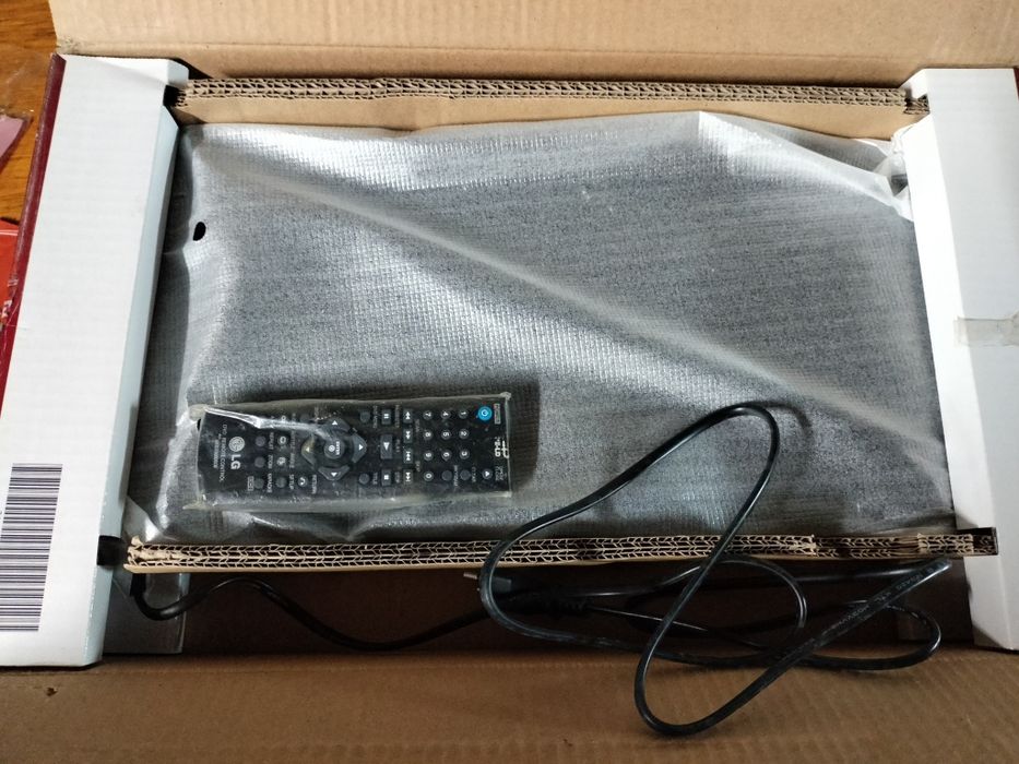 DVD-плеер LG DVX697K