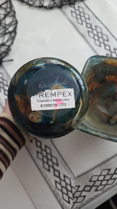 Miseczka i wazon, dom aukcyjny Rempex.