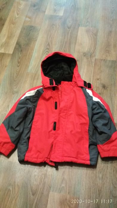 Курточка осенняя
