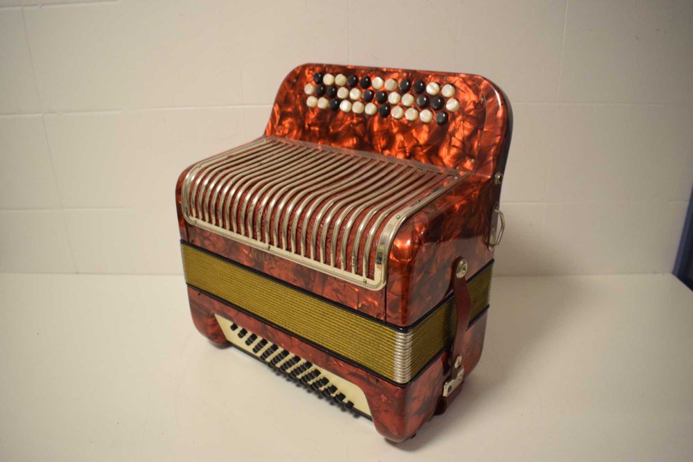 Acordeao Hohner Amati 2 Voz 48 Baixos, N 010