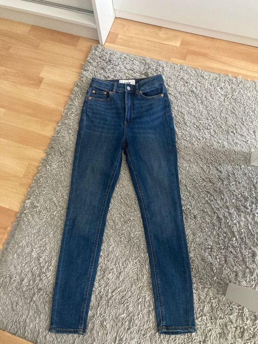 Spodnie jeans damskie