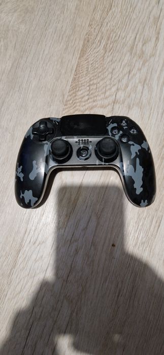 Pad ps4 Cobra uszkodzony