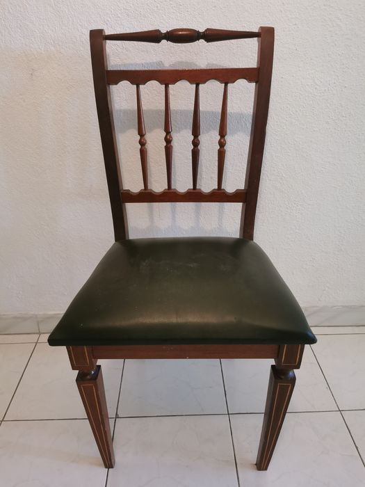 Cadeira Madeira Estofada