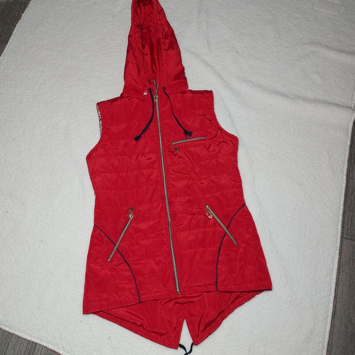 Жилетка,новая,в отличном состоянии