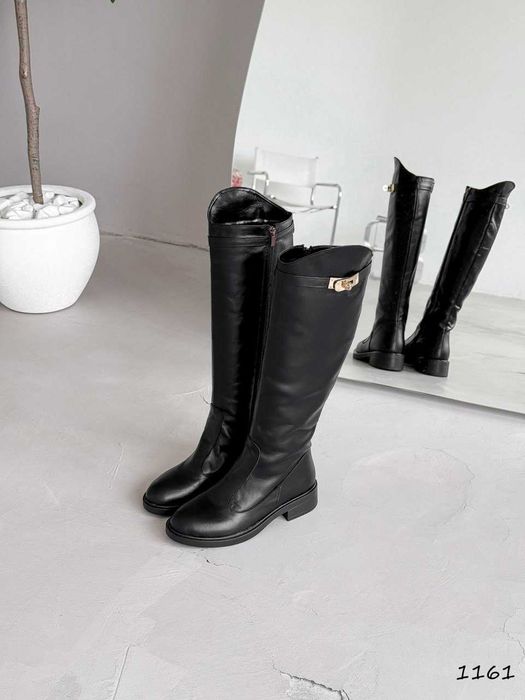 Чоботи жіночі зимові чорні Berra — жокейки, натуральна шкіра, труби