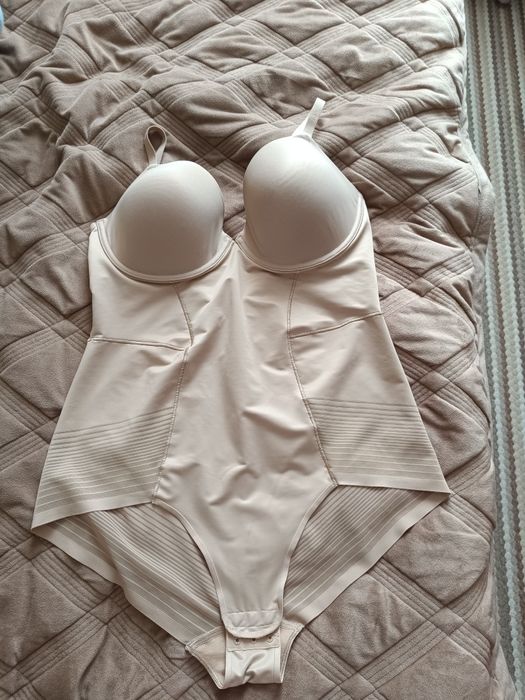 Корегуюче боді-коректор