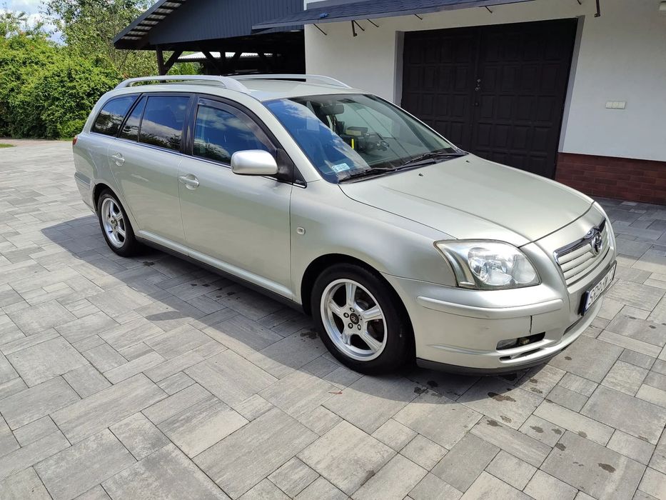 Toyota Avensis Drugi właściciel - GAZ LPG, konserwacja podwozia, kamera cofania