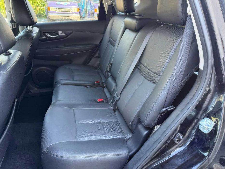 Nissan Rogue SL      2018