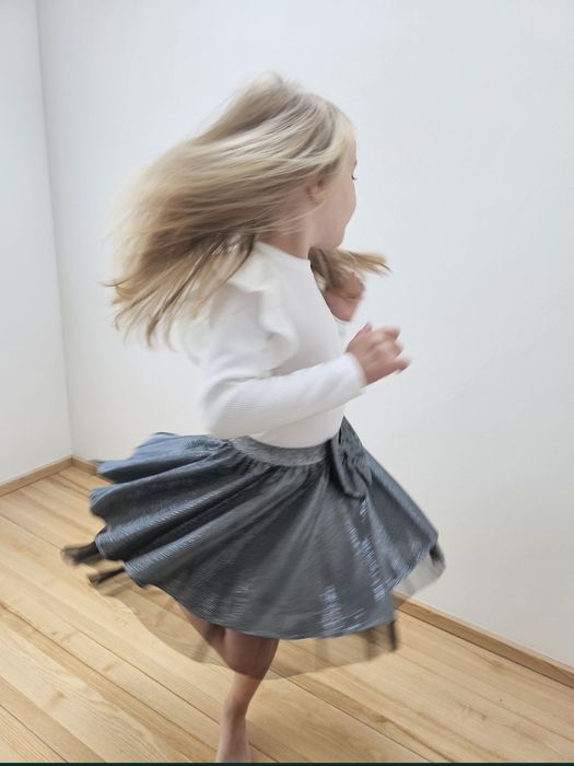 Komplet dla dziewczynki,  bluzka + spódniczka