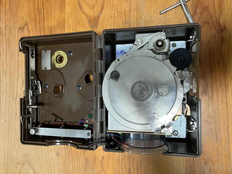 Relógio para registo de pombos