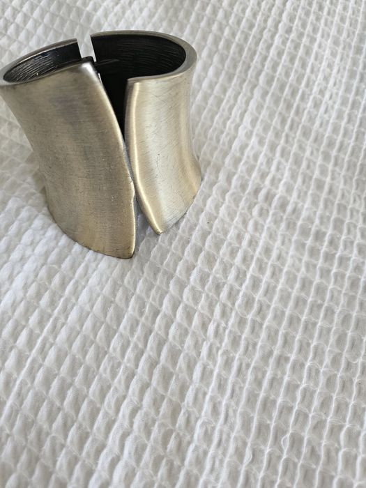 Pulseira dourada/prateada