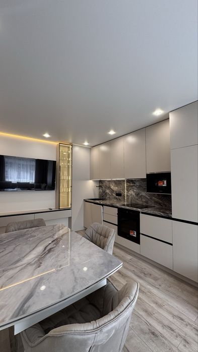 Центр. Новобудова. 55 м.кв.