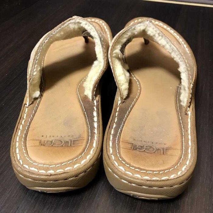 Сандалі, шльопанці, в'єтнамки ugg