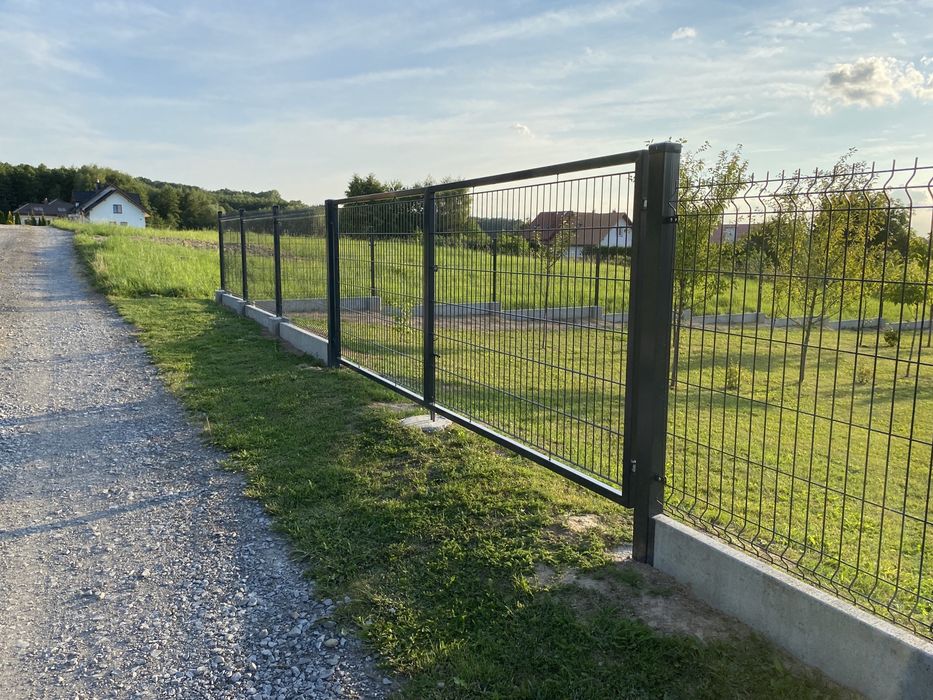 Montaż ogrodzeń panelowych