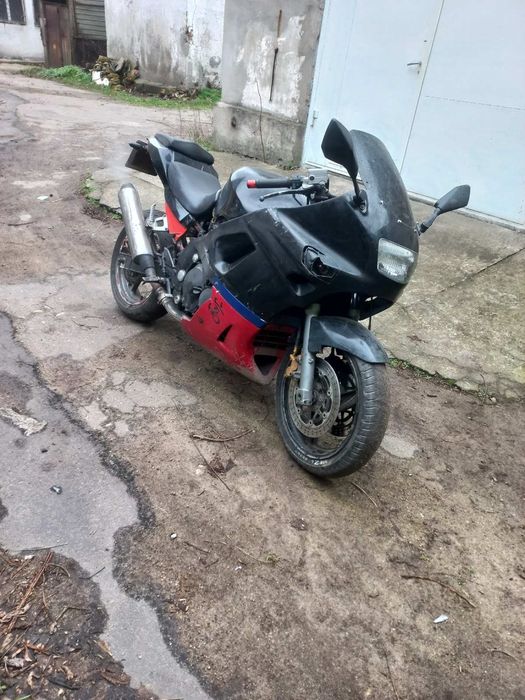 Мотоцикл кавасакиZZR 600