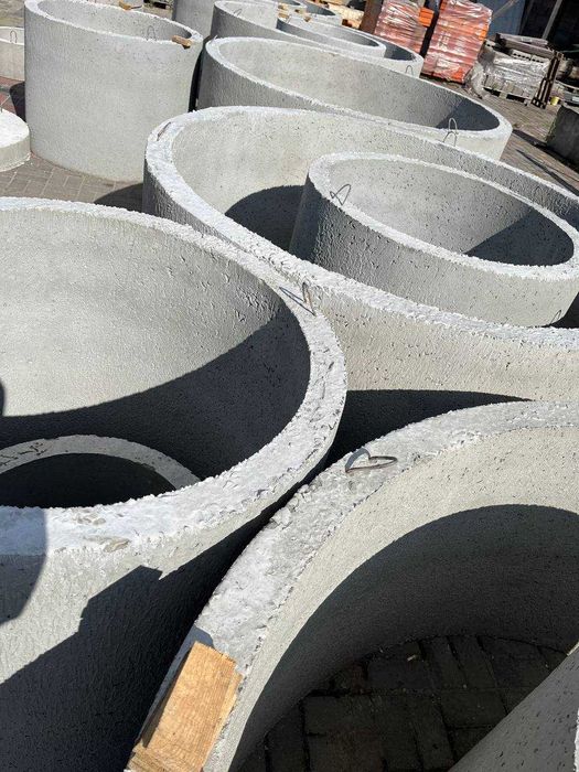 Кільця бетонні. Бетонні кришки.Люки. Труби. В наявності Сарни.Доставка