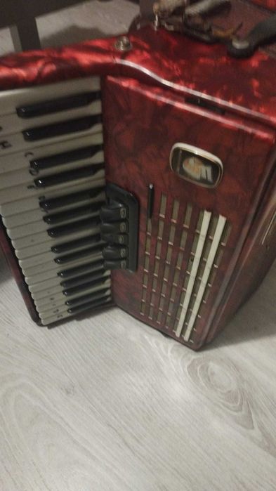 Akordeon 80 basowy