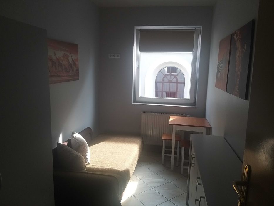 Wynajmę pokój młodej dziewczynie