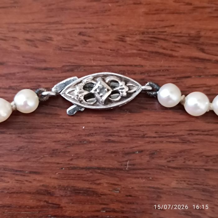 Colar de perolas anos 50s