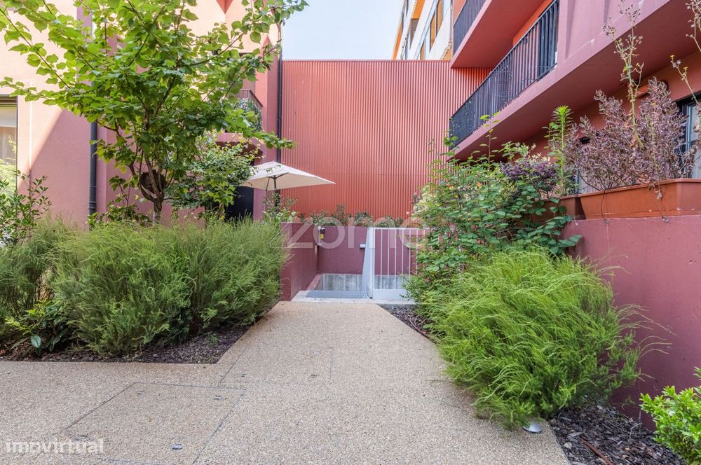 T3 triplex semi-novo com garagem e arrumos - Cond. Terracotta, Porto