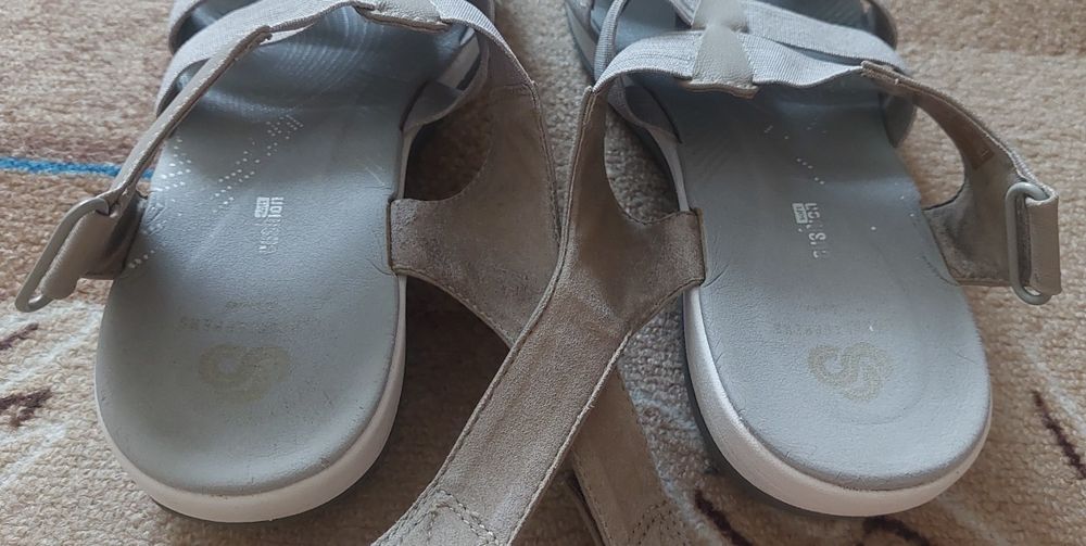 Жіночі босоніжки Clarks р.39