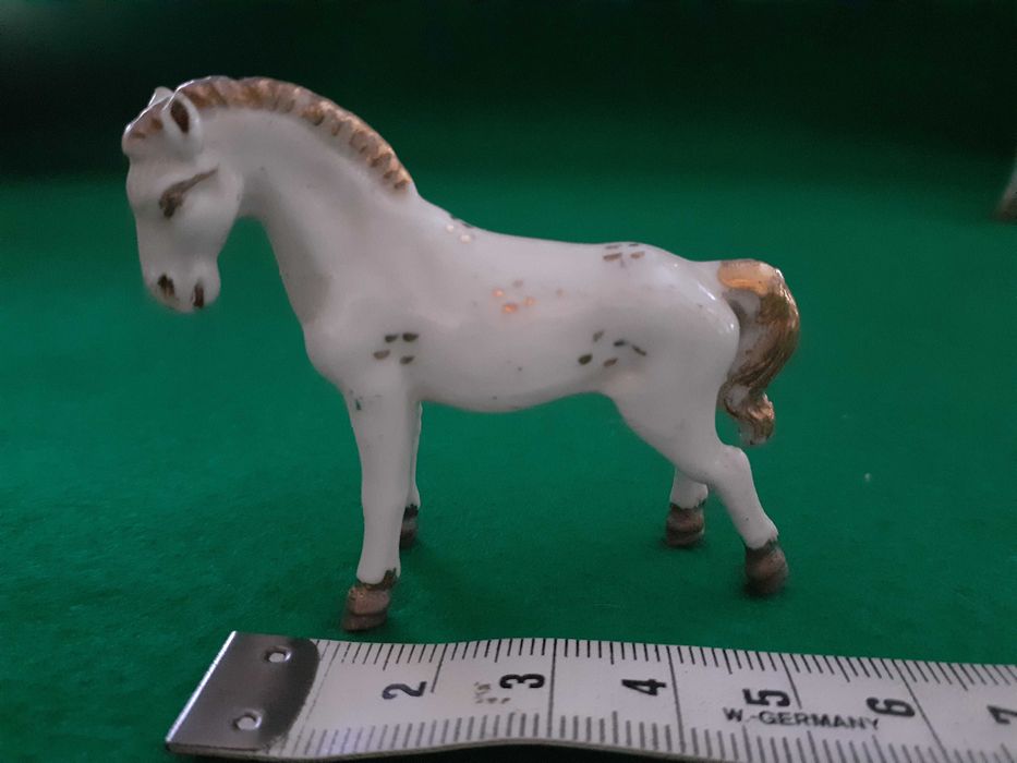 Cavalos em Porcelana